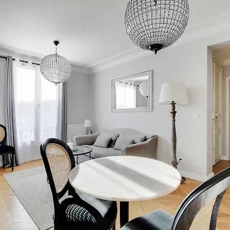 Charming Apartment- 1br4p- Place Victor Hugo * 파리