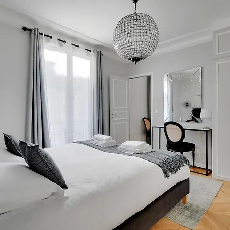 Charming Apartment- 1br4p- Place Victor Hugo 아파트 파리